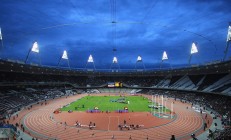 米兰捕鱼-红牛王朝的黄昏？拉塞尔率梅赛德斯逆袭，终结维斯塔潘连胜纪录