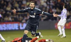 米兰体育app入口-跨界主宰，快船踏平骑士，德罗赞西甲德比封神记