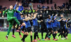 米兰登录入口-瓦伦西亚客场大捷，积分榜崛起的简单介绍