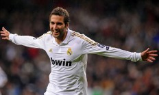 ac米兰官网-浓眉全程高能输出，F1年度争冠之夜的唯一性传奇