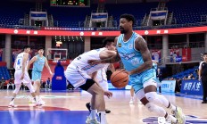 米兰体育官方网站-包含青岛男篮在比赛中取得胜利，夺得胜利的词条