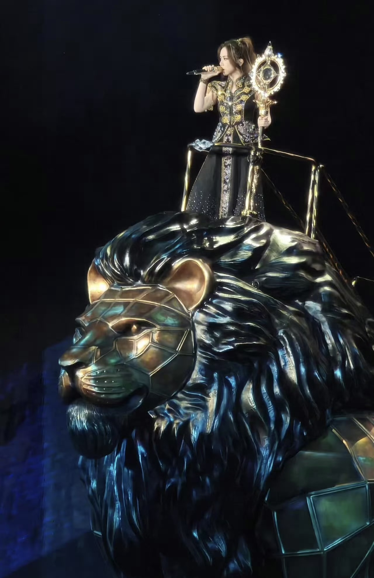 雄鹿逐狮,豪情万丈,谁将成为最后胜者? 雄鹿逐狮,豪情万丈,谁将成为最后胜者?