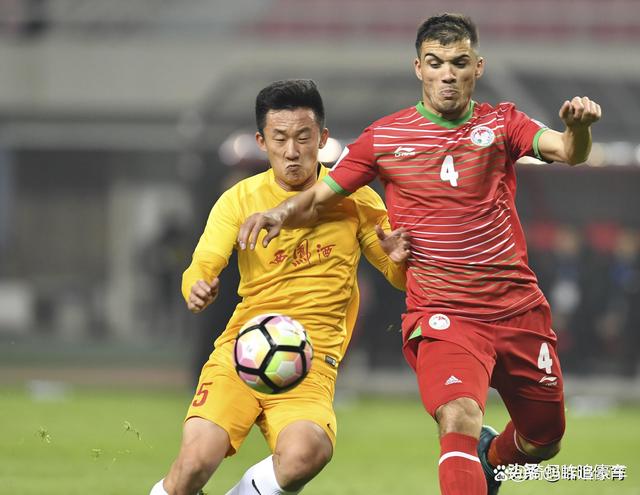 中亚球员突围出彩,引发热议 中亚球员突围出彩,引发热议