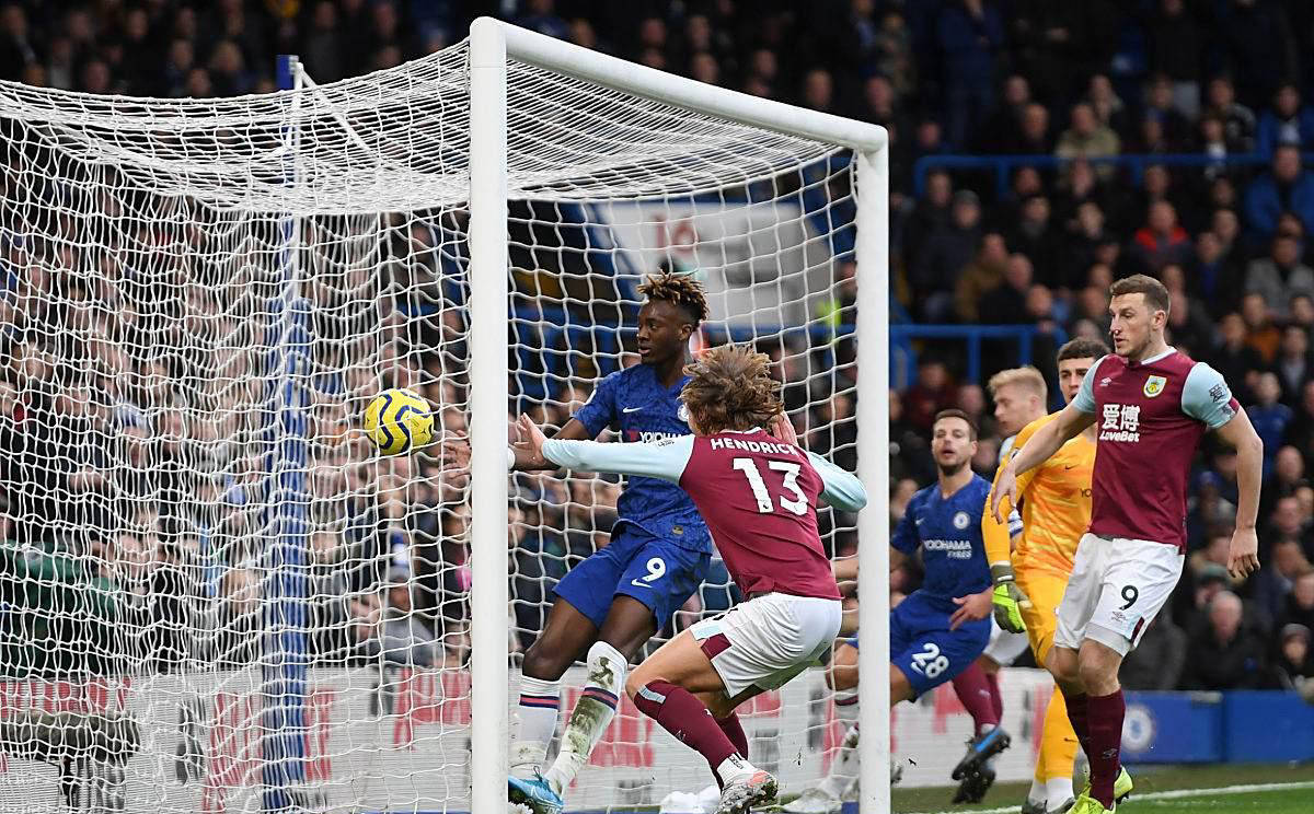 阿森纳客场逆袭伯恩利,终结连胜的简单介绍 阿森纳客场逆袭伯恩利,终结连胜的简单介绍