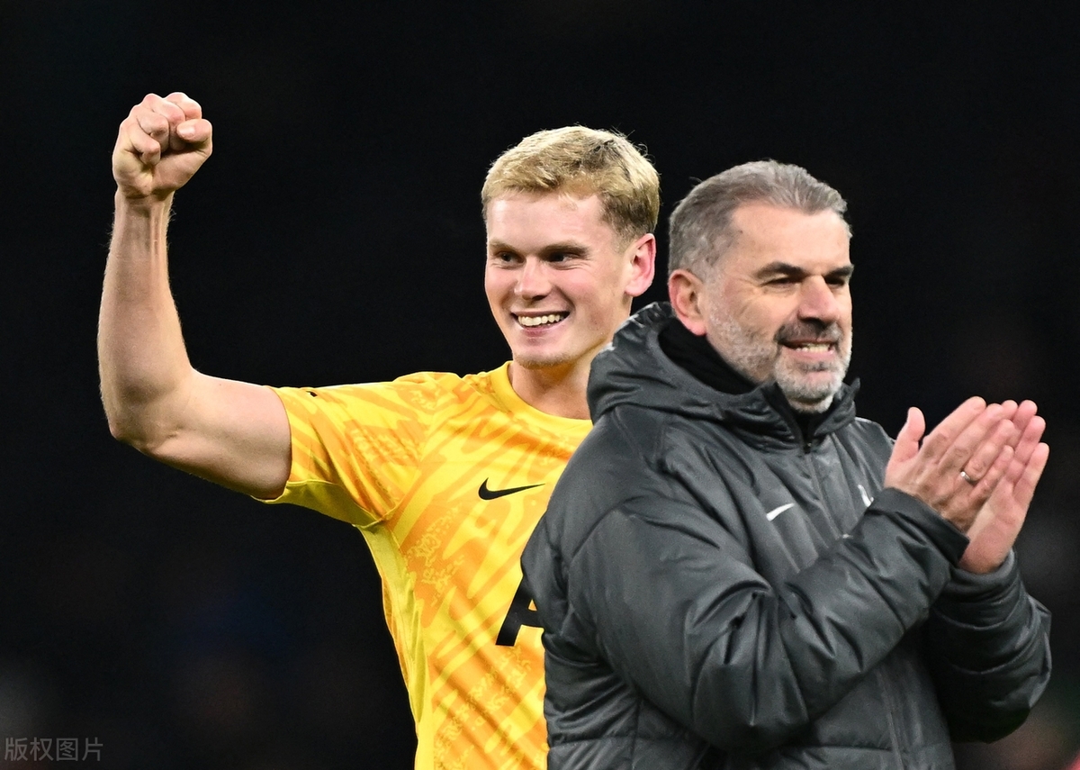 包含热刺战胜大黄蜂，维持不败纪录的词条