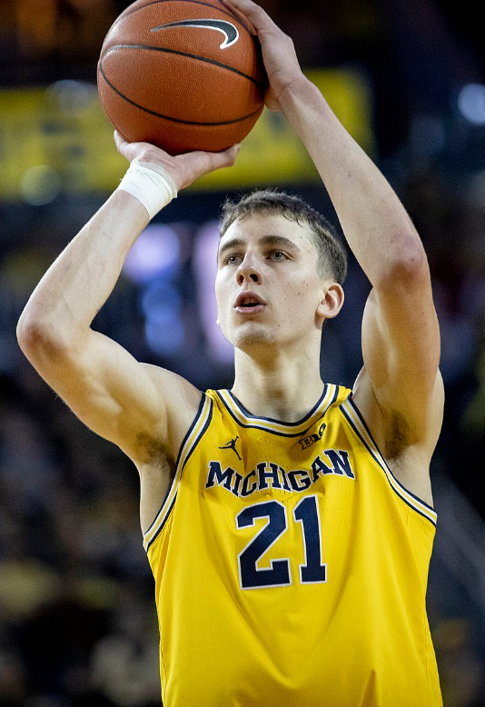 韩国队横扫马来西亚队,黄鸭组合高光表现的简单介绍 韩国队横扫马来西亚队,黄鸭组合高光表现的简单介绍