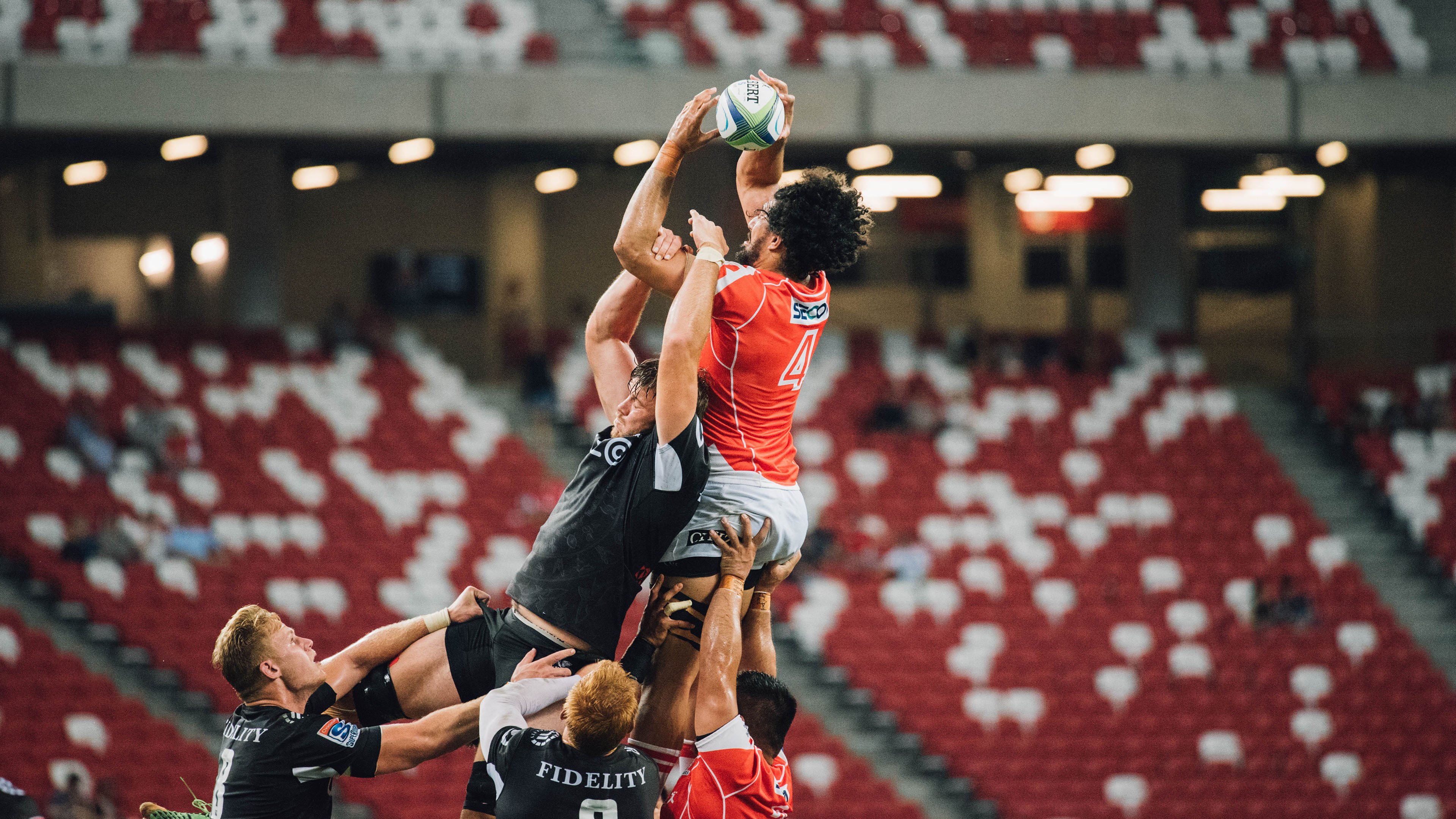 赛道上的加冕，乔治用实力在F1年度争冠之夜证明自己