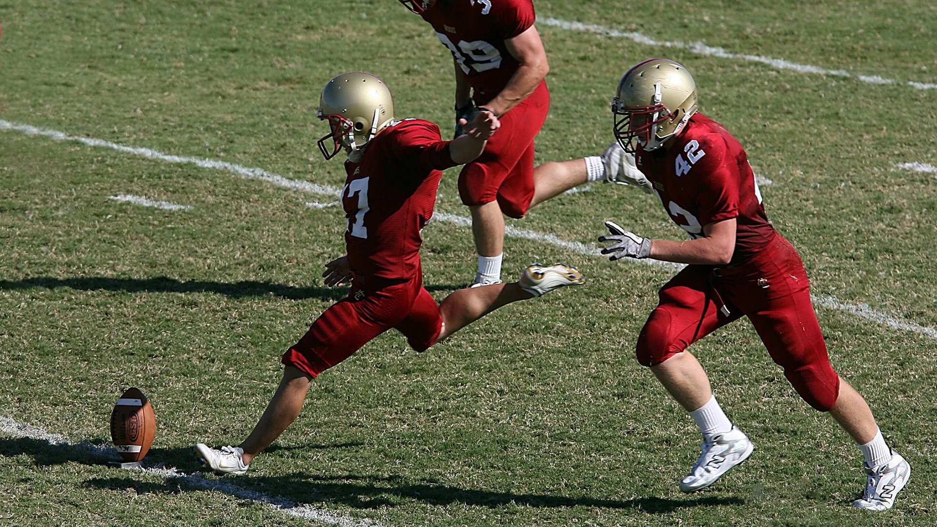 赛场双城记，法国险胜丹麦的绿茵博弈，与陈雨菲羽球场上的关键制胜
